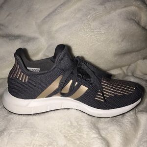 Adidas Swift Run